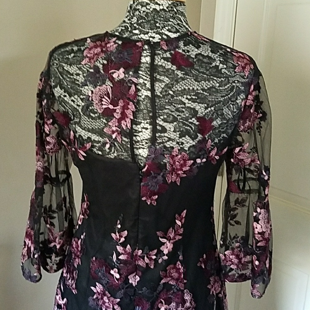NWOT WHBM sheer embroidered dress, size 6 - Picture 4 of 5